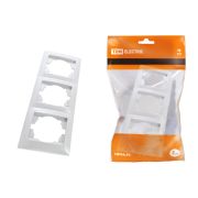 Рамка 3-х постовая горизонтальная белая «Лама» TDM